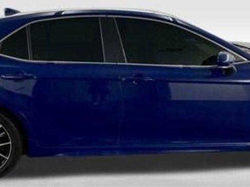 Used 2023 Toyota Camry SE w/ Convenience Package FWD image 10
