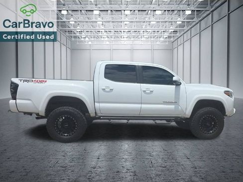 Used 2019 Toyota Tacoma TRD Sport w/ Technology Package AWD/4WD image 8