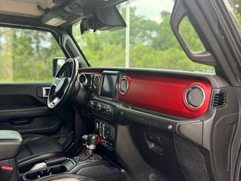 Used 2021 Jeep Wrangler Unlimited Rubicon AWD/4WD image 16