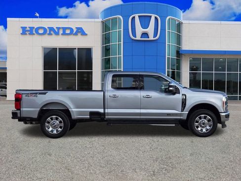 Used 2023 Ford F250 Lariat w/ Chrome Package image 2