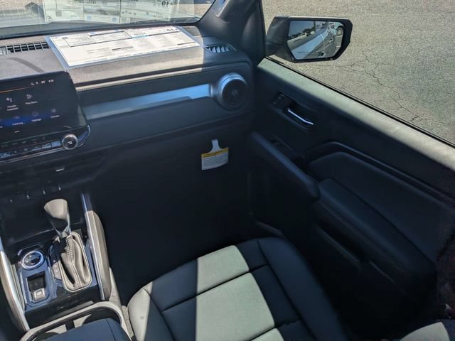 New 2026 Chevrolet Colorado LT w/ LT Convenience Package AWD/4WD image 17