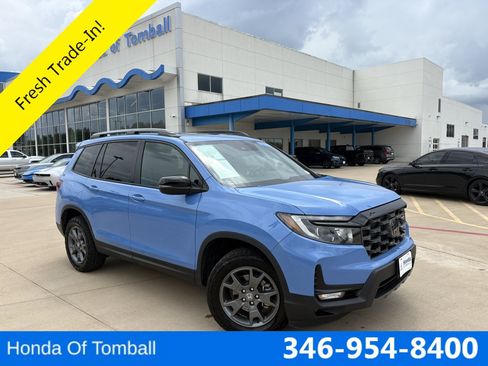 Certified 2025 Honda Passport TrailSport image 1