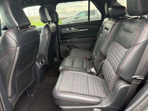 Used 2025 Ford Explorer ST-Line w/ Premium Package AWD/4WD image 8