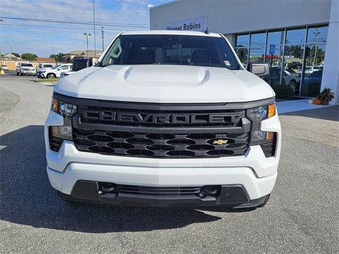 Used 2023 Chevrolet Silverado 1500 Custom image 2
