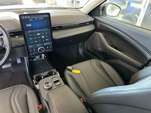 Certified 2024 Ford Mustang Mach-E Premium image 28