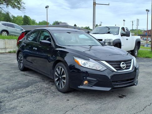 Used 2018 Nissan Altima 2.5 SV FWD image 1