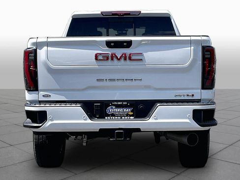 Used 2024 GMC Sierra 2500 AT4 w/ AT4 Premium Plus Package AWD/4WD image 9