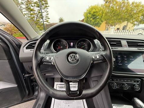 Used 2018 Volkswagen Tiguan SE AWD/4WD image 54