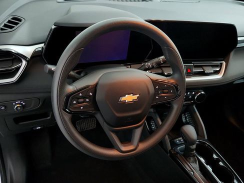 Used 2024 Chevrolet TrailBlazer LT AWD/4WD image 18