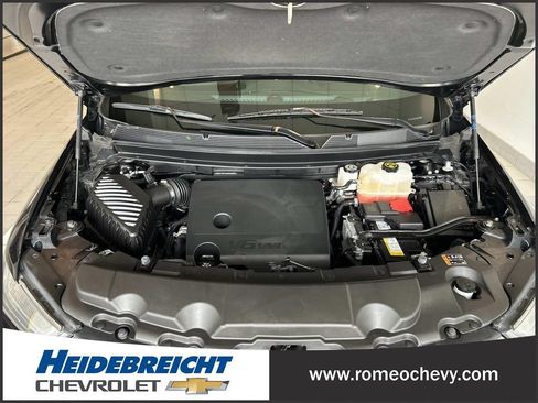 Used 2023 Chevrolet Traverse LS FWD image 9