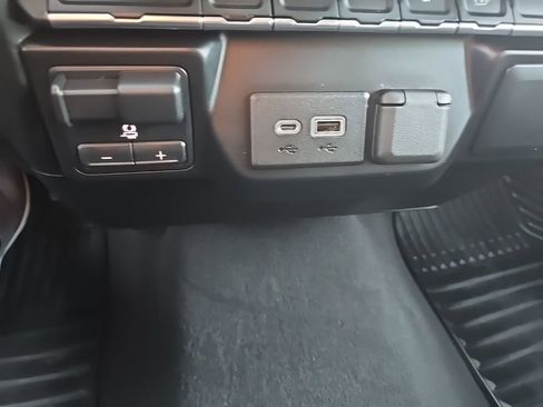 Used 2022 Chevrolet Silverado 3500 LT w/ Convenience Package image 19