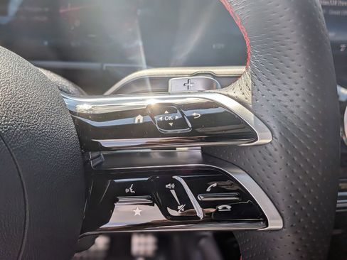 Used 2025 Mercedes-Benz GLA 250 4MATIC image 15