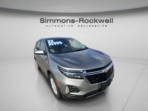 Used 2023 Chevrolet Equinox LT image 1