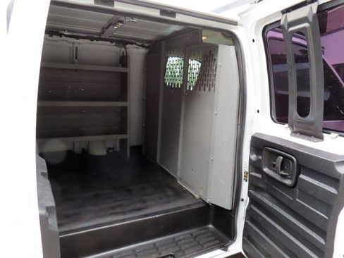 Used 2021 Chevrolet Express 2500 w/ Driver Convenience Package RWD image 17