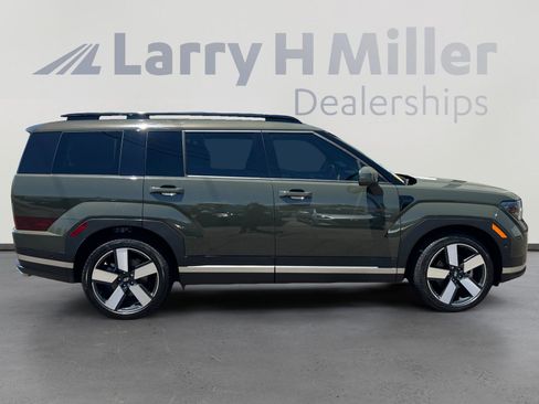 Used 2025 Hyundai Santa Fe Limited AWD/4WD image 7