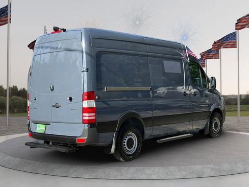 Used 2018 Mercedes-Benz Sprinter 2500 image 8