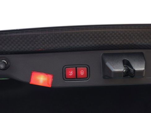 Used 2015 Mercedes-Benz SL 63 AMG image 41