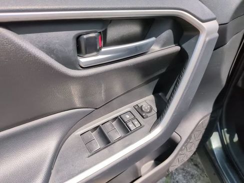 Used 2025 Toyota RAV4 XLE FWD image 12