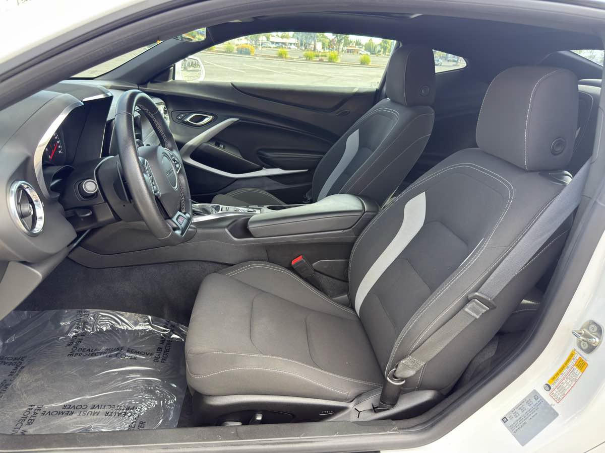 Used 2018 Chevrolet Camaro SS RWD image 14