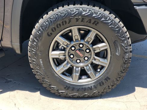 Used 2024 GMC Sierra 1500 AT4X AWD/4WD image 8