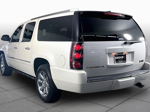 Used 2013 GMC Yukon XL Denali RWD image 11