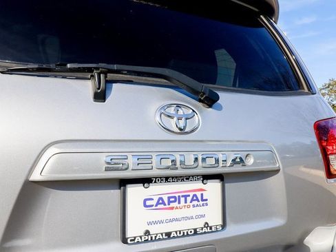 Used 2018 Toyota Sequoia SR5 image 20