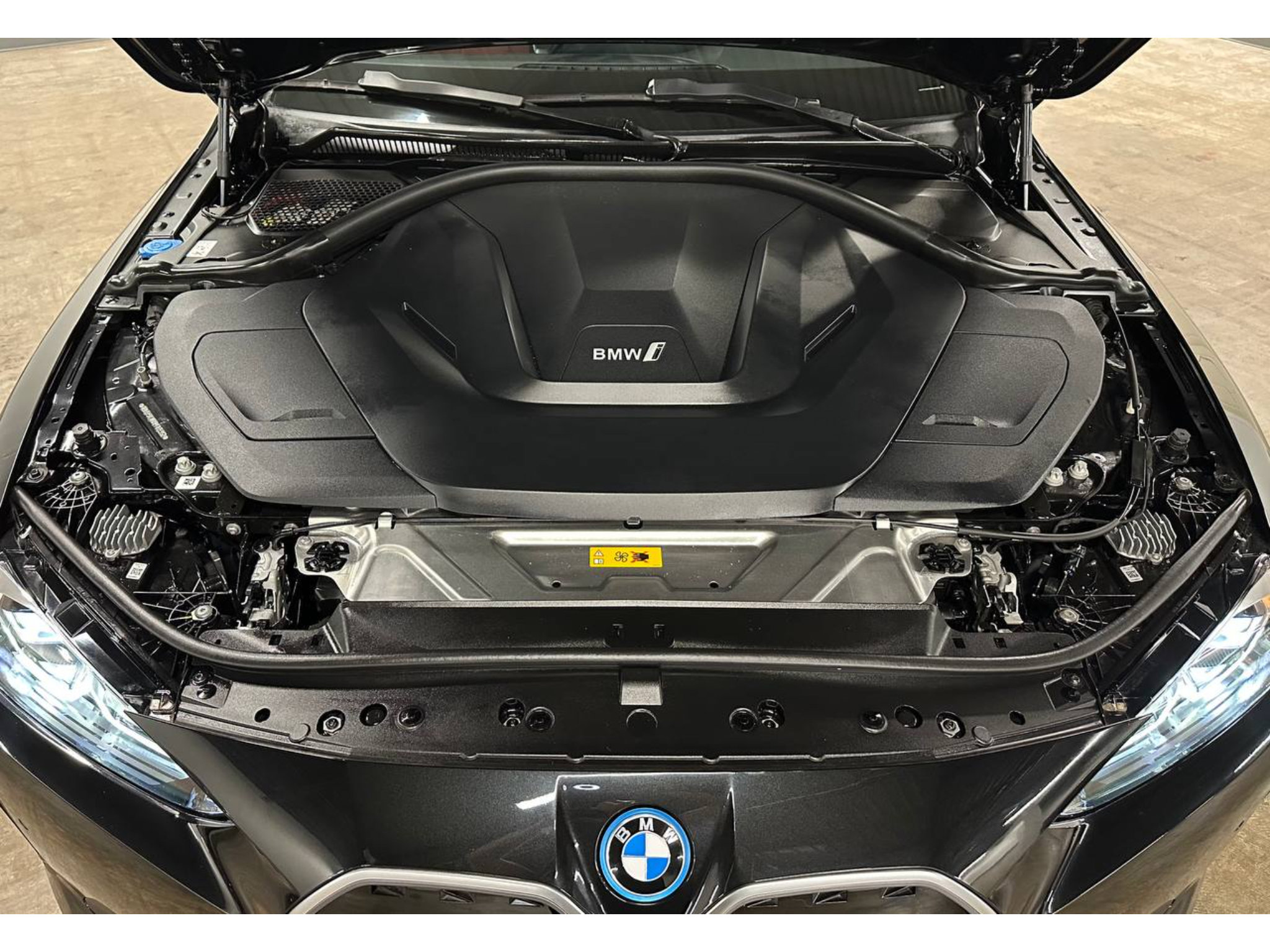 Used 2023 BMW i4 eDrive40 w/ Premium Package RWD image 4