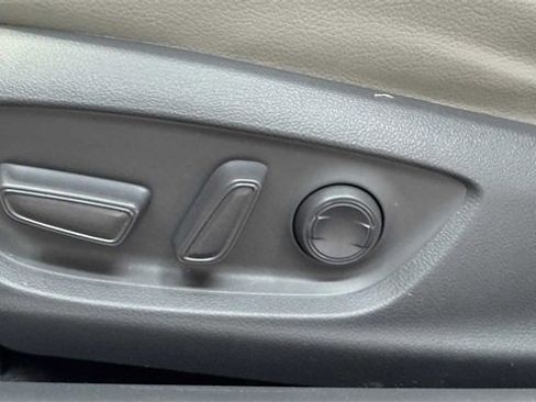 Used 2021 Toyota Camry SE w/ Convenience Package image 21