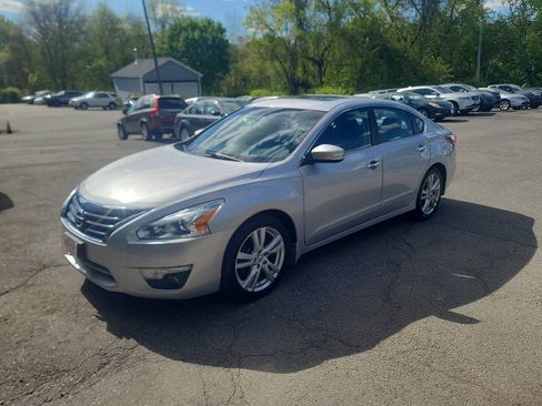 Used 2015 Nissan Altima 3.5 SL FWD image 4