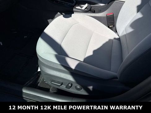 Used 2022 Hyundai Ioniq SE image 15