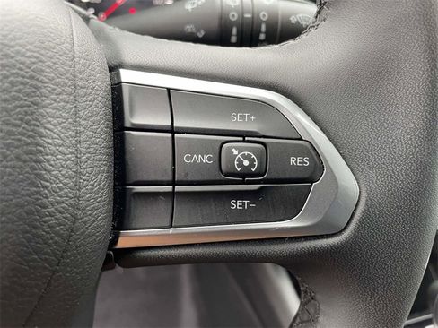 Used 2024 Jeep Compass Latitude image 19