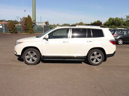 Used 2013 Toyota Highlander Limited AWD/4WD image 8