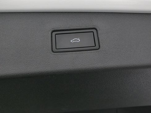 Used 2024 Volkswagen Tiguan SEL R-Line AWD/4WD image 17