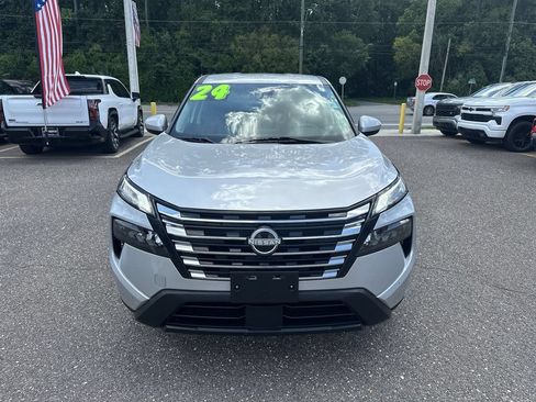 Used 2024 Nissan Rogue SV AWD/4WD image 11
