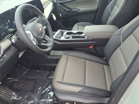 New 2026 Chevrolet Equinox LT w/ Convenience Package II image 5