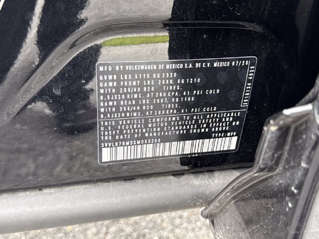 Used 2025 Volkswagen Tiguan SEL R-Line AWD/4WD image 25