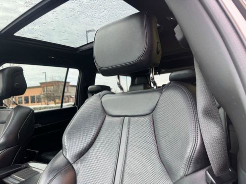 Used 2022 Jeep Wagoneer Series II w/ Premium Group I image 9