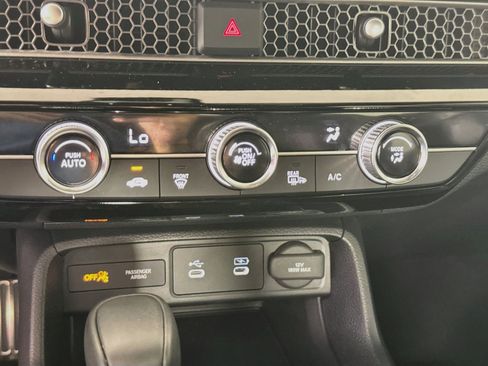 Used 2025 Honda Civic Sport image 17