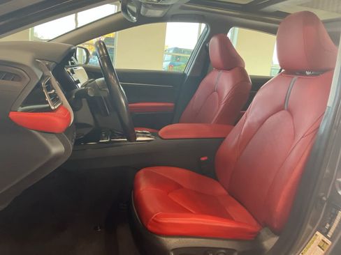 Used 2019 Toyota Camry XSE image 12