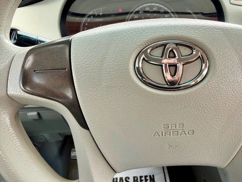 Used 2014 Toyota Sienna L FWD image 35
