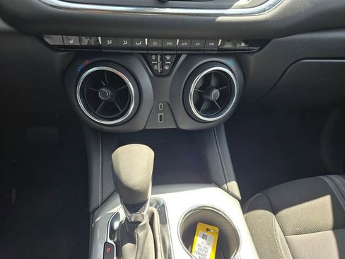Used 2025 Chevrolet Blazer LT AWD/4WD image 21