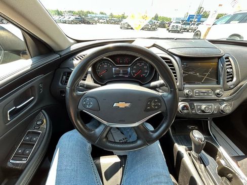 Used 2019 Chevrolet Impala Premier FWD image 32