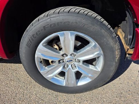 Used 2016 Ford F150 Platinum w/ Equipment Group 701A Luxury AWD/4WD image 6