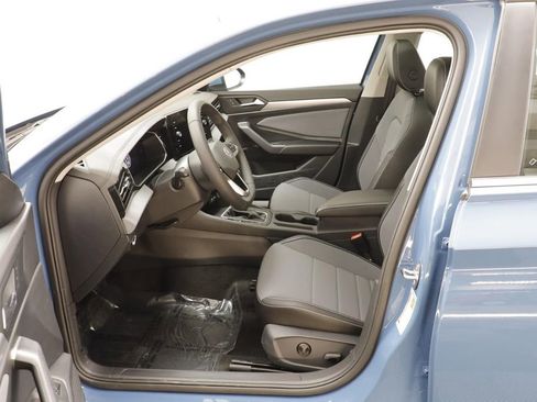 New 2026 Volkswagen Jetta SE FWD image 7