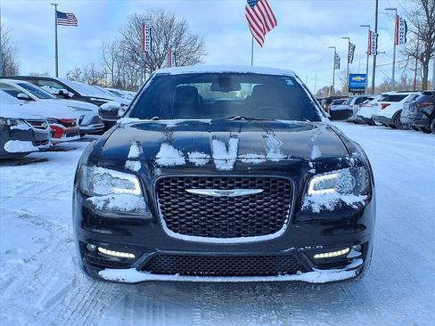 Used 2017 Chrysler 300 S w/ 300S Premium Group image 2