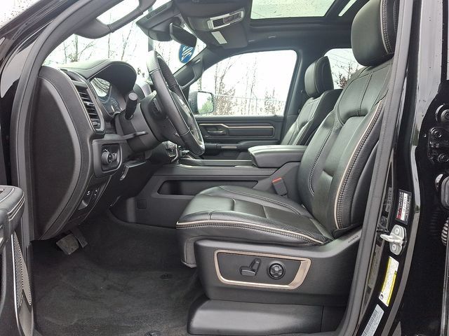Used 2020 RAM 1500 Limited w/ Black Appearance Package AWD/4WD image 15