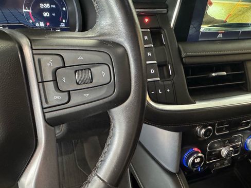 Used 2022 GMC Yukon XL SLT AWD/4WD image 30