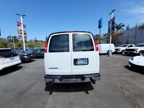 Used 2025 Chevrolet Express 2500 w/ Driver Convenience Package RWD image 7