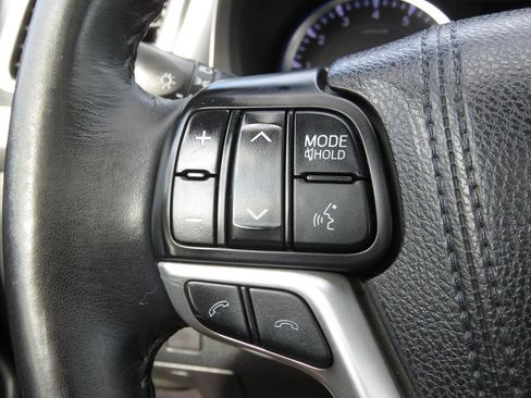 Used 2018 Toyota Highlander SE AWD/4WD image 24