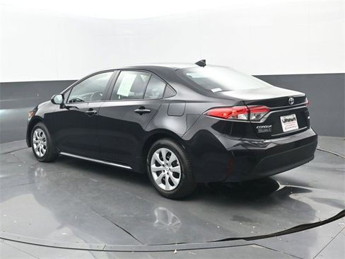 Used 2026 Toyota Corolla LE image 3